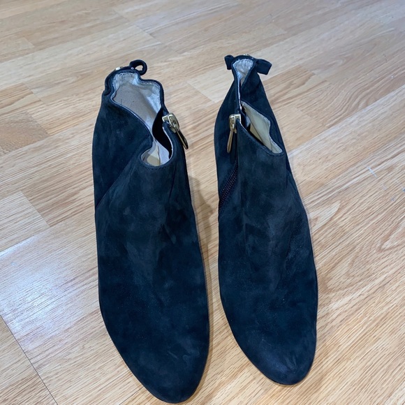 Black zip up boots size 8 1/2 - Picture 2 of 4